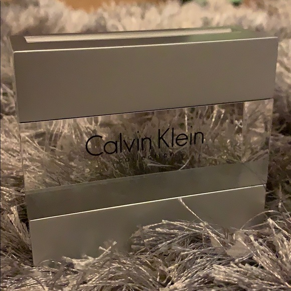 Calvin Klein Logo/Display - Picture 2 of 7